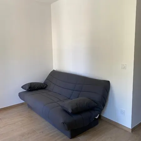 Apartment Neufs Avec Garages Dans Maison De Village