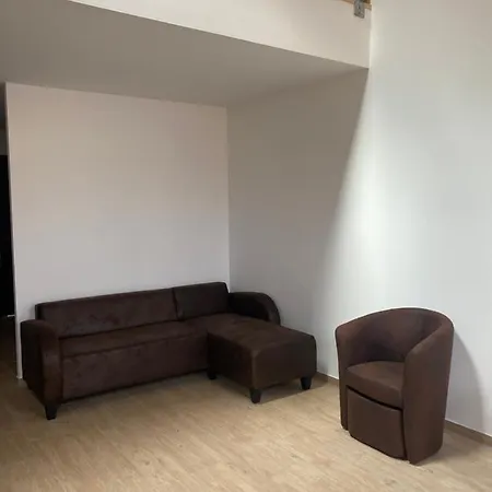 Neufs Avec Garages Dans Maison De Village Andance