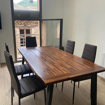 Neufs Avec Garages Dans Maison De Village