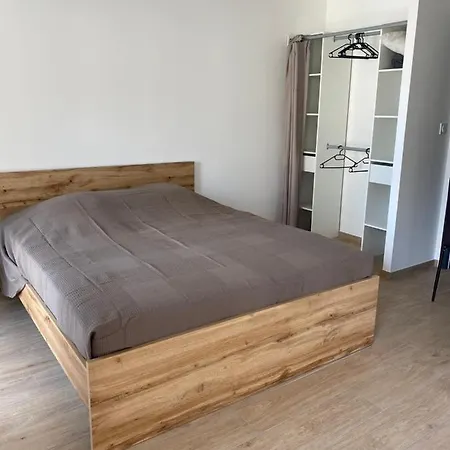 Apartmán Neufs Avec Garages Dans Maison De Village Andance