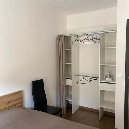 Apartment Neufs Avec Garages Dans Maison De Village