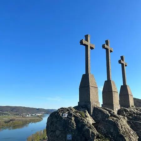 Neufs Avec Garages Dans Maison De Village